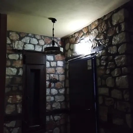 βιοκλιματικο ηλιοπετροσπιτο στην λιμνη βοκερια