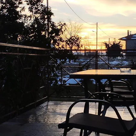 Βιοκλιματικο Ηλιοπετροσπιτο Στην Αρχαια Βοκερια Nyaraló *