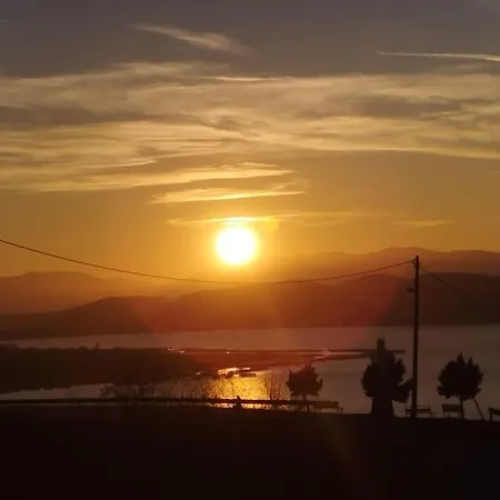 βιοκλιματικο ηλιοπετροσπιτο στην λιμνη βοκερια Peraia (Pella)