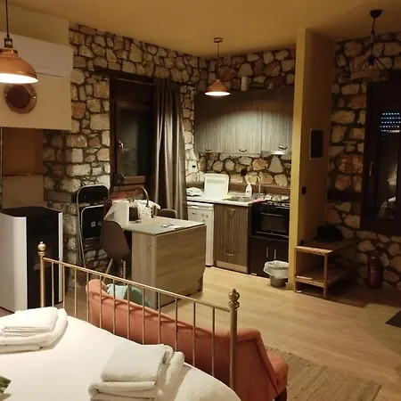 βιοκλιματικο ηλιοπετροσπιτο στην λιμνη βοκερια Vakantiehuis *
