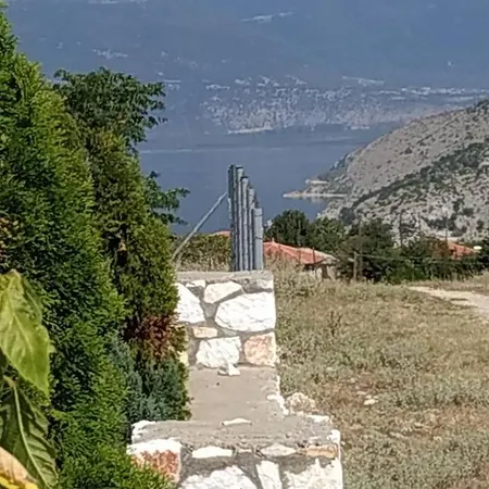 Vakantiehuis βιοκλιματικο ηλιοπετροσπιτο στην λιμνη βοκερια Peraia (Pella)