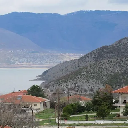 βιοκλιματικο ηλιοπετροσπιτο στην λιμνη βοκερια Vakantiehuis Peraia (Pella)