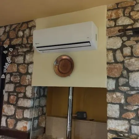 βιοκλιματικο ηλιοπετροσπιτο στην λιμνη βοκερια Vakantiehuis