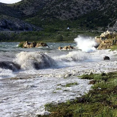 βιοκλιματικο ηλιοπετροσπιτο στην λιμνη βοκερια * Peraia (Pella)