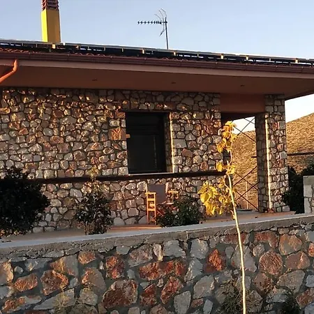 βιοκλιματικο ηλιοπετροσπιτο στην λιμνη βοκερια Peraia (Pella)