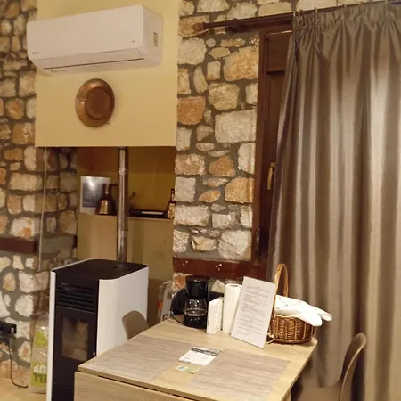 Vakantiehuis βιοκλιματικο ηλιοπετροσπιτο στην λιμνη βοκερια Peraia (Pella)