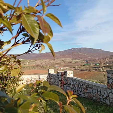 βιοκλιματικο ηλιοπετροσπιτο στην λιμνη βοκερια Peraia (Pella)