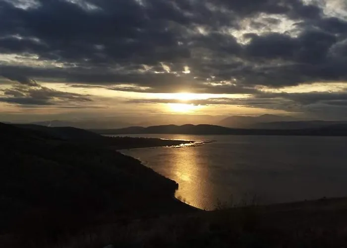 Βιοκλιματικο Ηλιοπετροσπιτο Στην Αρχαια Βοκερια Nyaraló