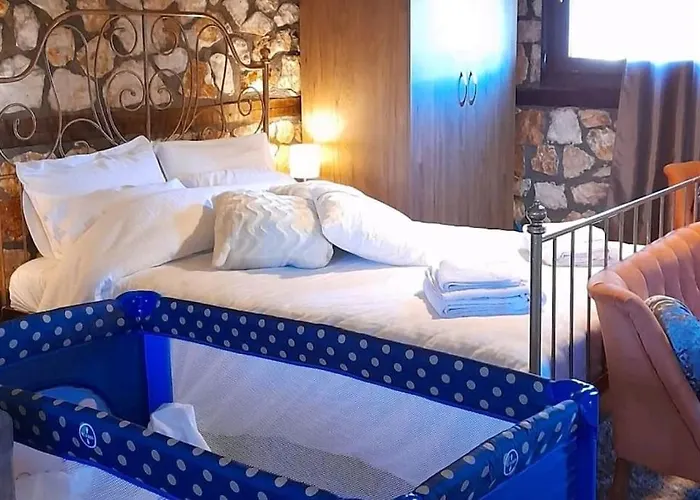 Βιοκλιματικο Ηλιοπετροσπιτο Στην Αρχαια Βοκερια Nyaraló Peraia (Pella)