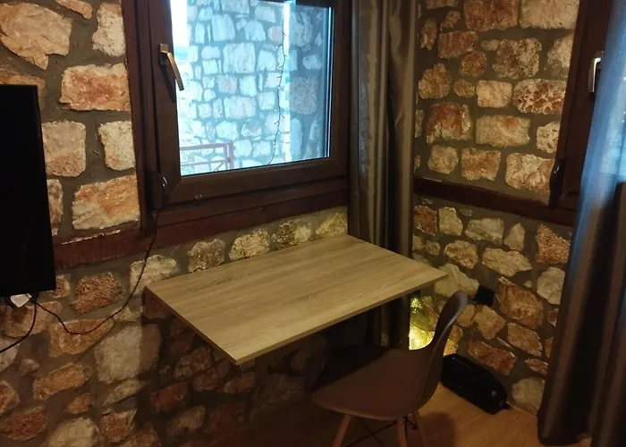 Βιοκλιματικο Ηλιοπετροσπιτο Στην Αρχαια Βοκερια Nyaraló Peraia (Pella)