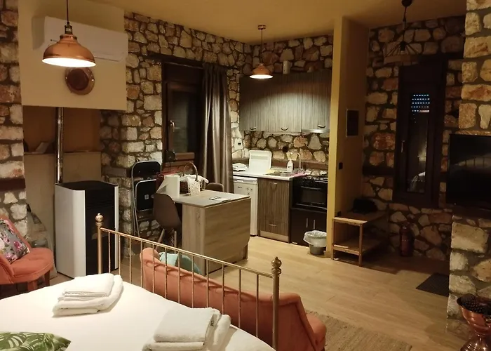 Βιοκλιματικο Ηλιοπετροσπιτο Στην Αρχαια Βοκερια Nyaraló *