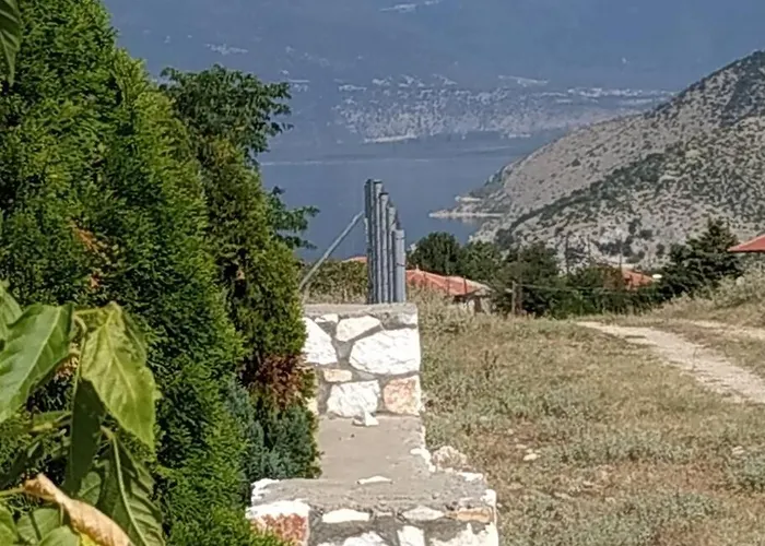 Nyaraló βιοκλιματικο ηλιοπετροσπιτο στην αρχαια βοκερια Peraia (Pella)