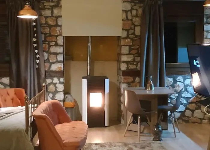 Βιοκλιματικο Ηλιοπετροσπιτο Στην Αρχαια Βοκερια Nyaraló