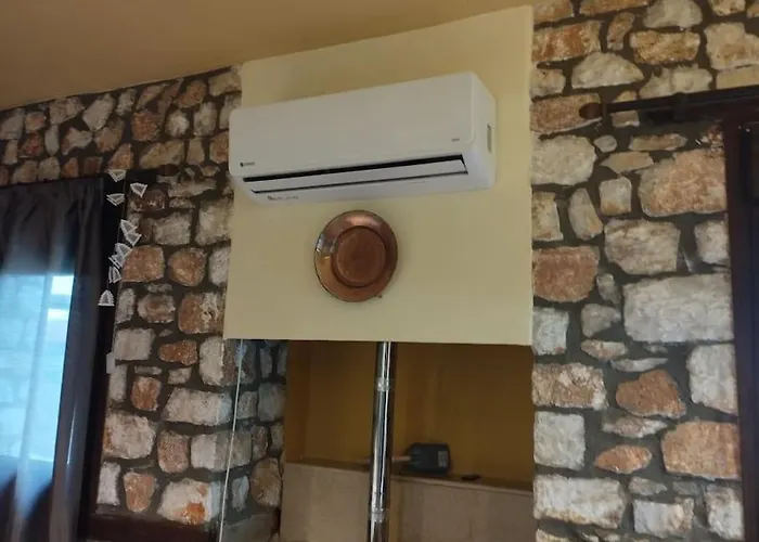 Βιοκλιματικο Ηλιοπετροσπιτο Στην Αρχαια Βοκερια Nyaraló