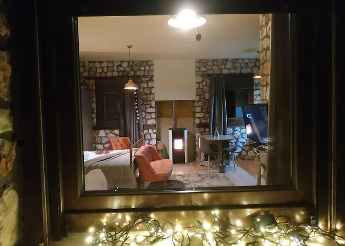 Βιοκλιματικο Ηλιοπετροσπιτο Στην Αρχαια Βοκερια Nyaraló