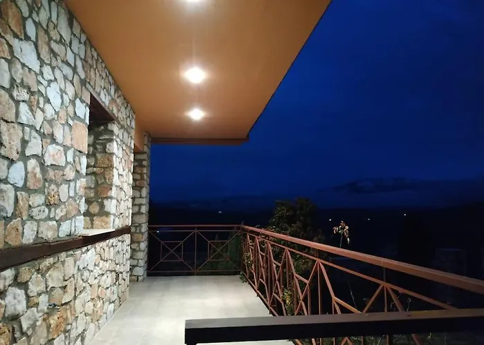 Βιοκλιματικο Ηλιοπετροσπιτο Στην Αρχαια Βοκερια Nyaraló