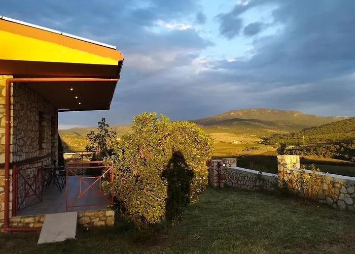 Βιοκλιματικο Ηλιοπετροσπιτο Στην Αρχαια Βοκερια Nyaraló Peraia (Pella)