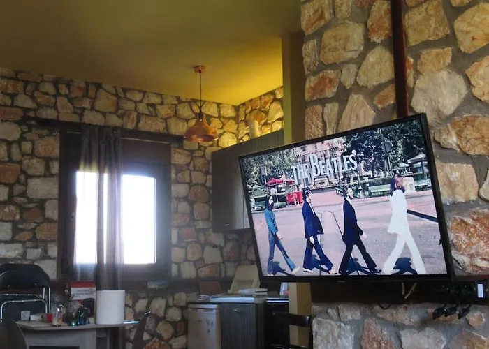 Βιοκλιματικο Ηλιοπετροσπιτο Στην Αρχαια Βοκερια Nyaraló