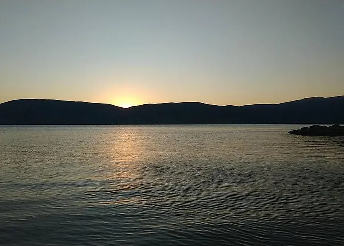 Βιοκλιματικο Ηλιοπετροσπιτο Στην Αρχαια Βοκερια Nyaraló