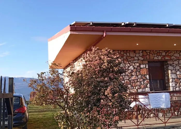 βιοκλιματικο ηλιοπετροσπιτο στην αρχαια βοκερια Nyaraló *