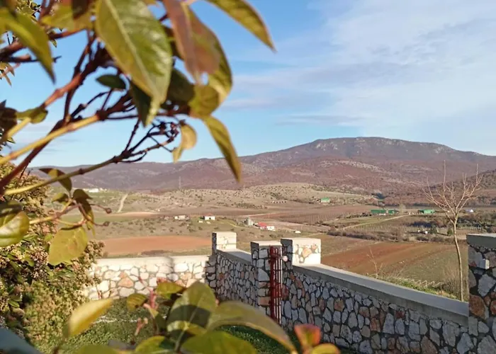 βιοκλιματικο ηλιοπετροσπιτο στην αρχαια βοκερια Peraia (Pella)